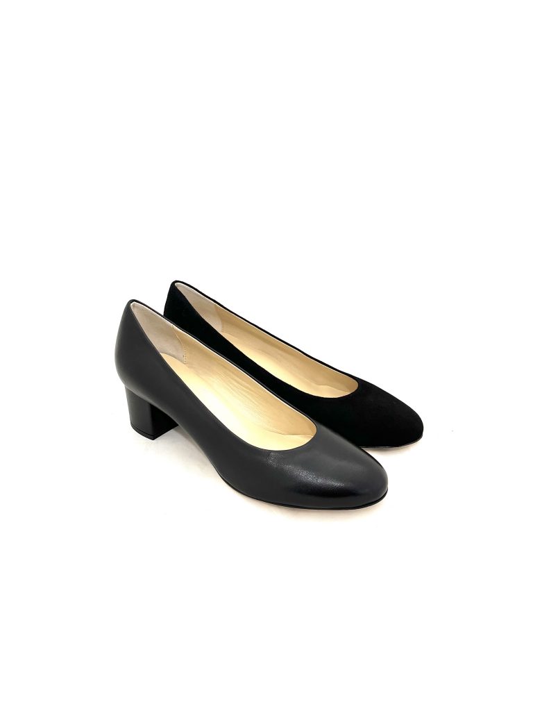 Sabrina Martone Pumps