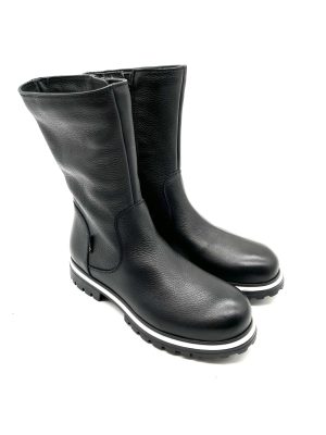 Elena Lammfellstiefel mit ausgklappbaren Spikes
